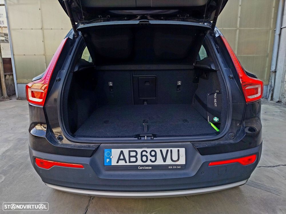 Volvo XC 40 2.0 D3 - 13