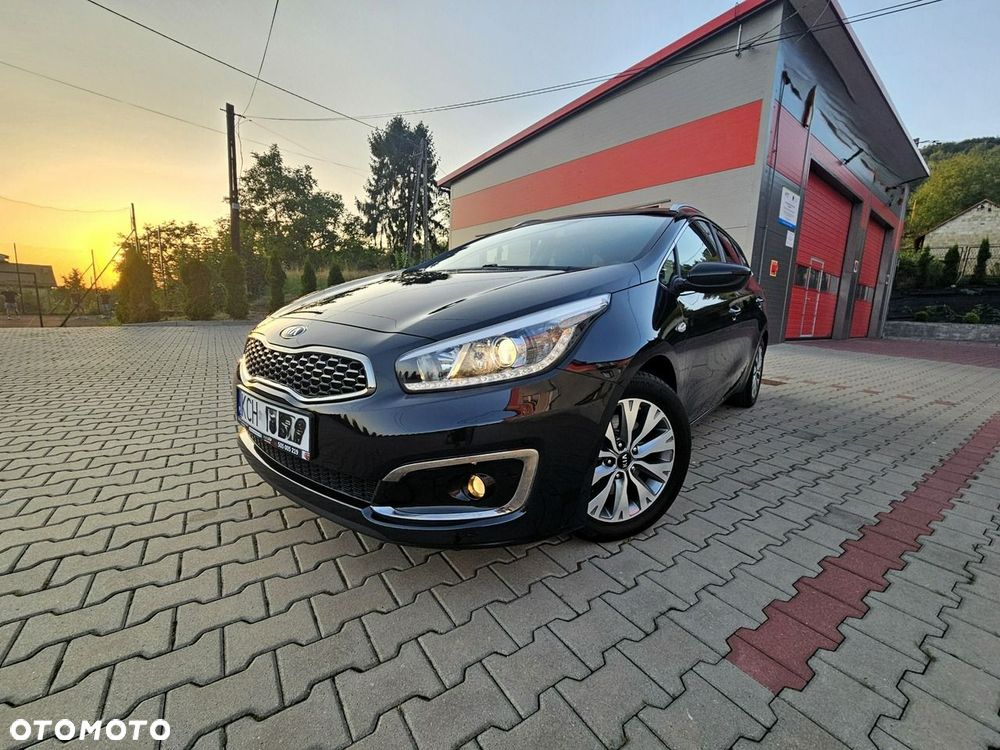 Kia Ceed 1.6 GDI ISG Dream-Team Edition - 13