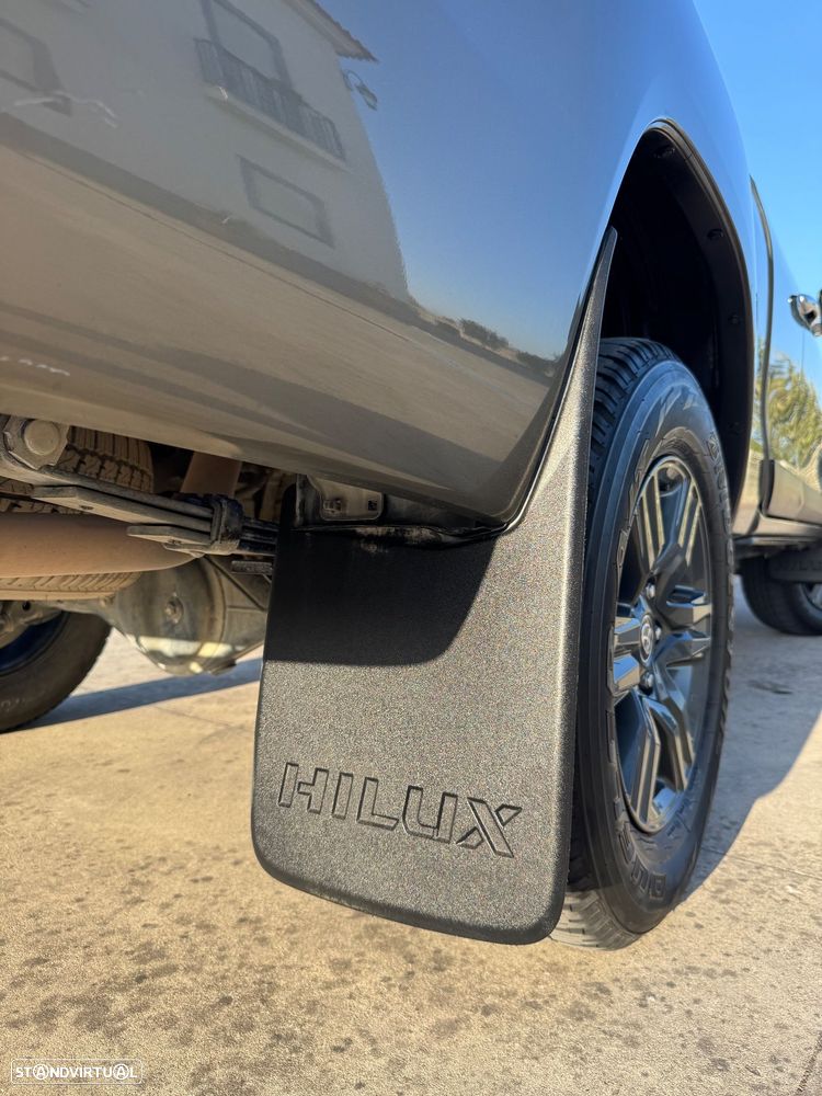 Toyota Hilux 2.4 D-4D 4WD Trial - 3