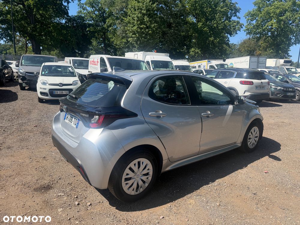 Toyota Yaris - 4