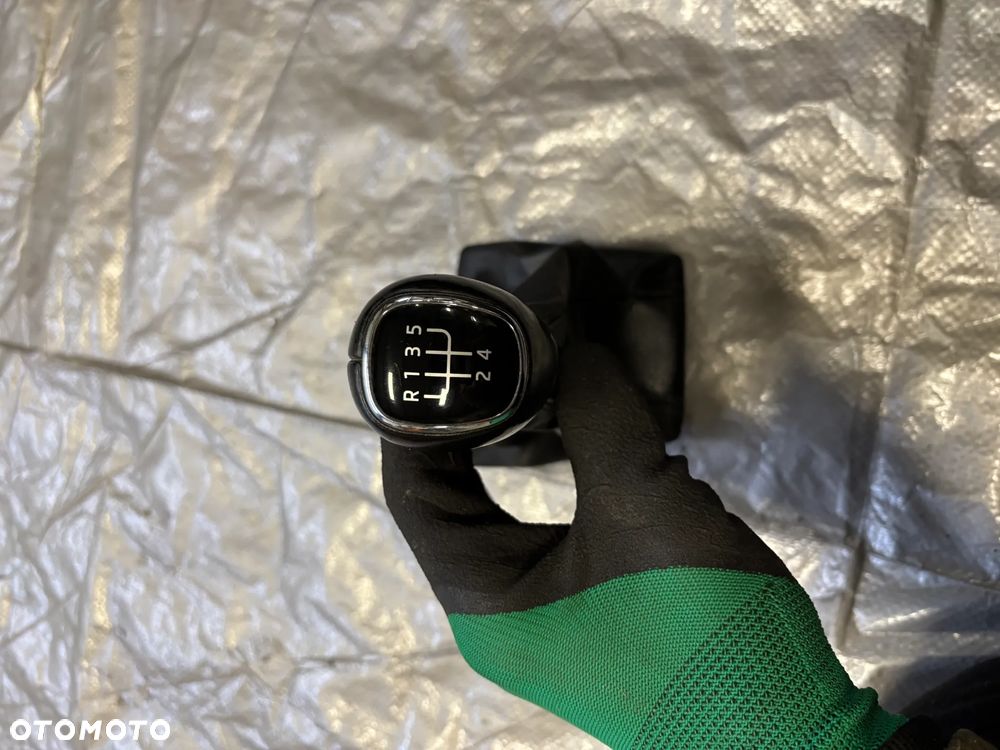 Skoda Octavia III gałka mieszek lewarek zmiany biegów manual 5 biegów 5E1857367 - 3