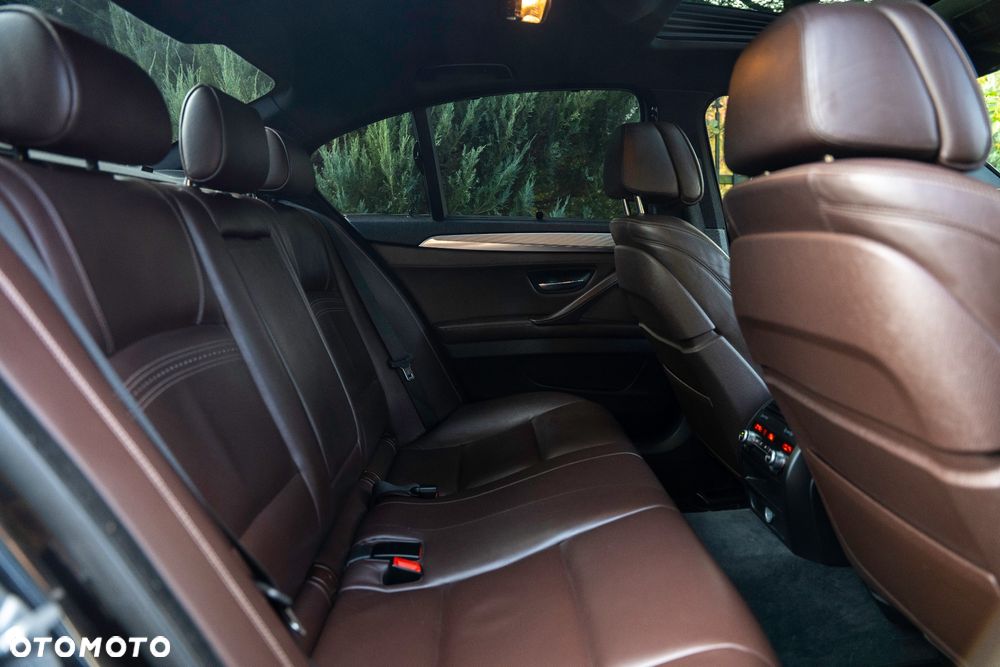 BMW Seria 5 530d xDrive - 17