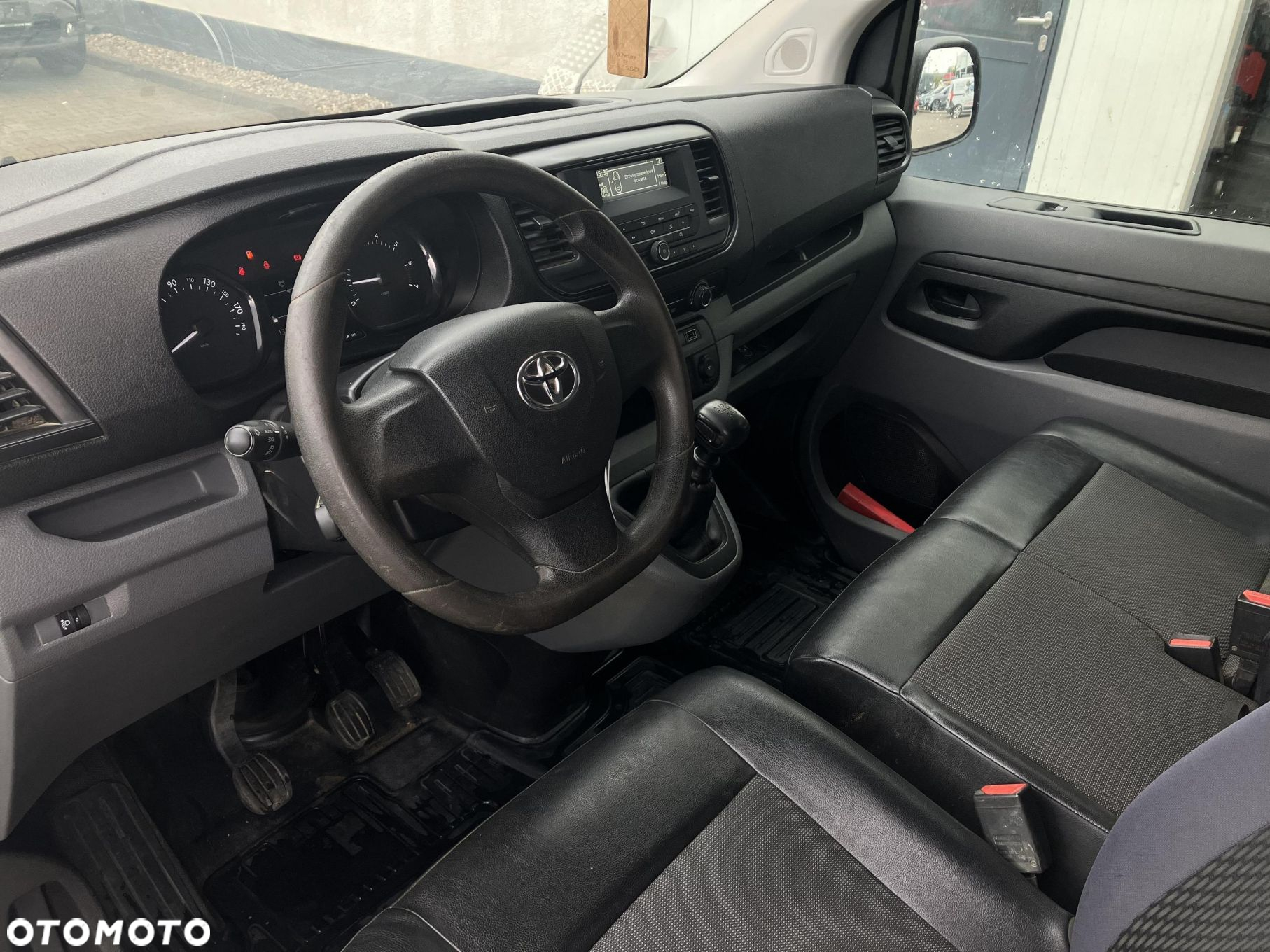 Toyota proace - 9