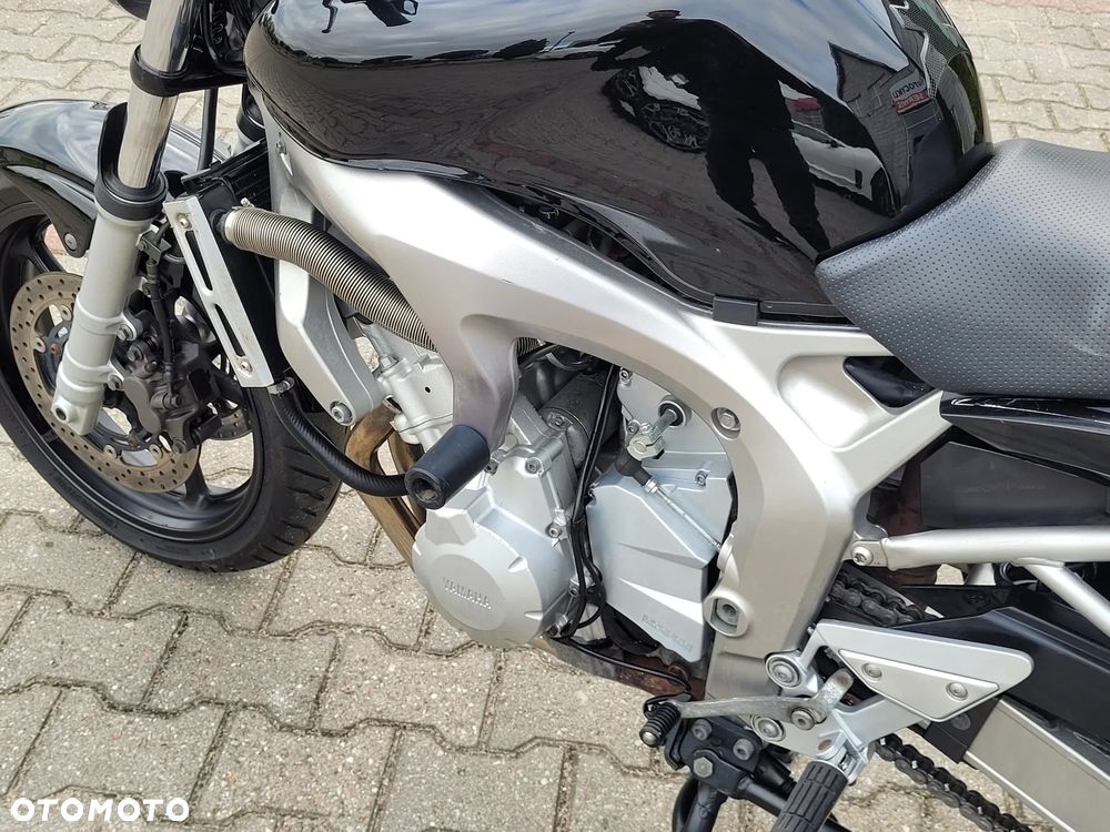 Yamaha FZ6 - 18