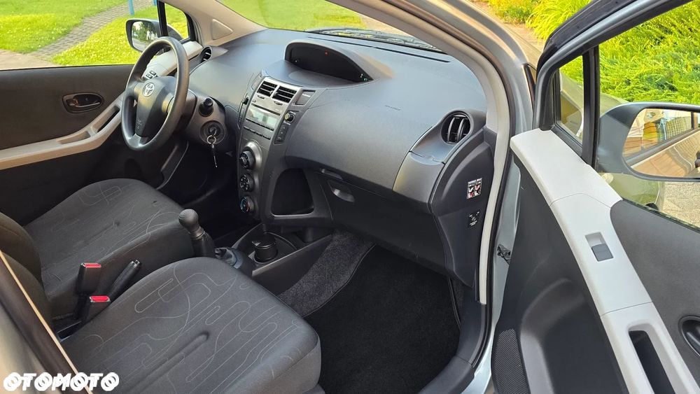Toyota Yaris - 11