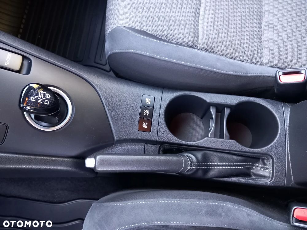Toyota Auris Hybrid 135 Selection - 23