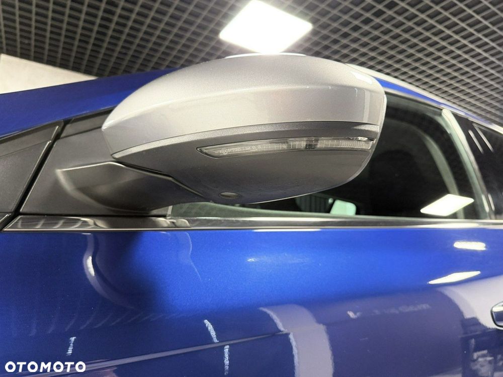 Renault Megane ENERGY TCe 205 EDC GT - 30