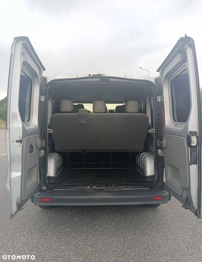Opel Vivaro - 8
