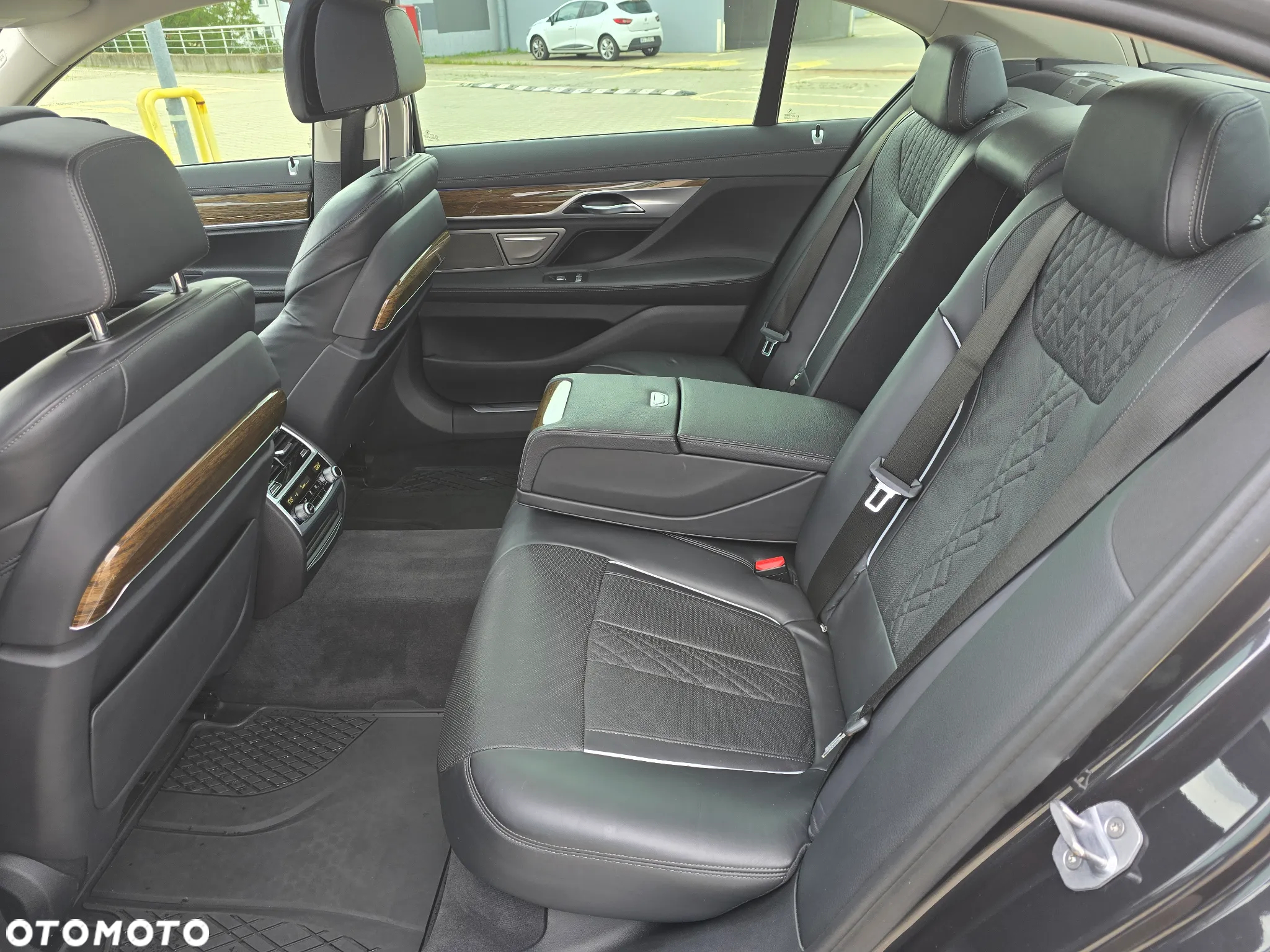 BMW Seria 7 740Li - 17