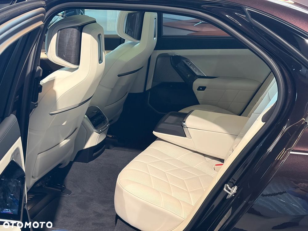 BMW Seria 7 740d xDrive mHEV Nero Lusso Edition sport - 30