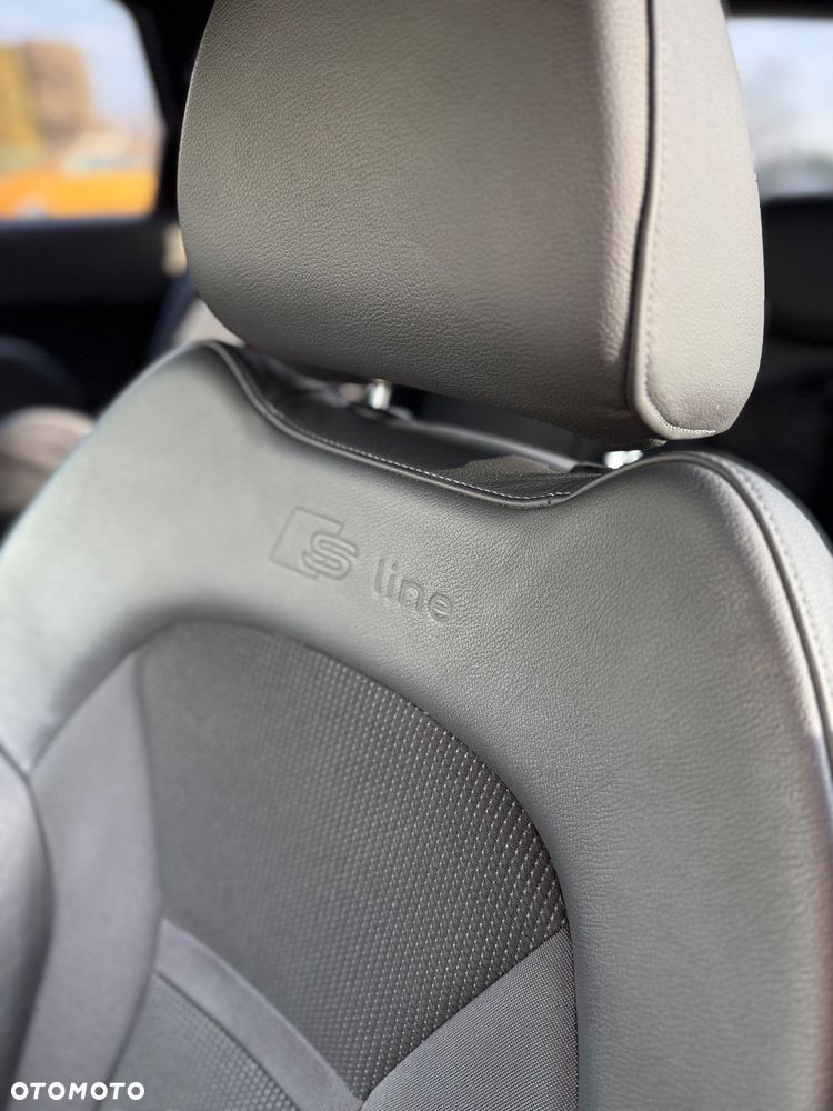 Audi A1 Sportback 1.4 TFSI S tronic S line edition m S line Sportpaket - 16