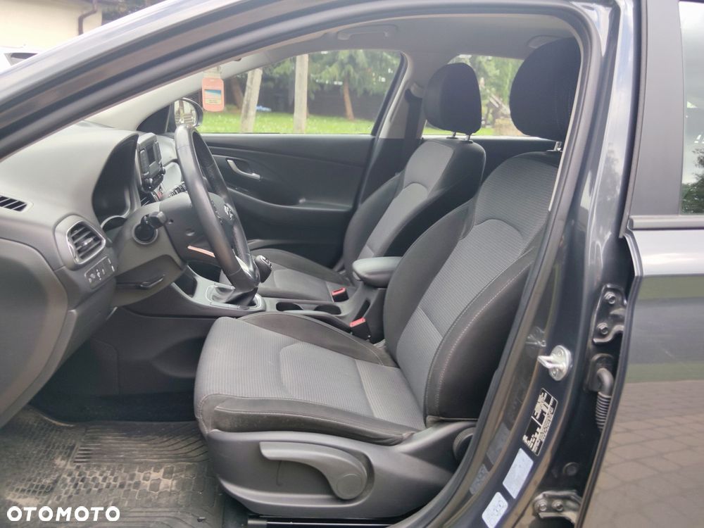 Hyundai i30 1.5 DPI Classic + - 4
