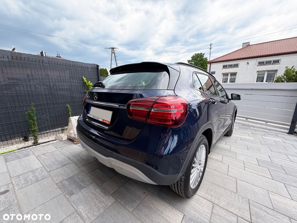 Mercedes-Benz GLA 200 - 6