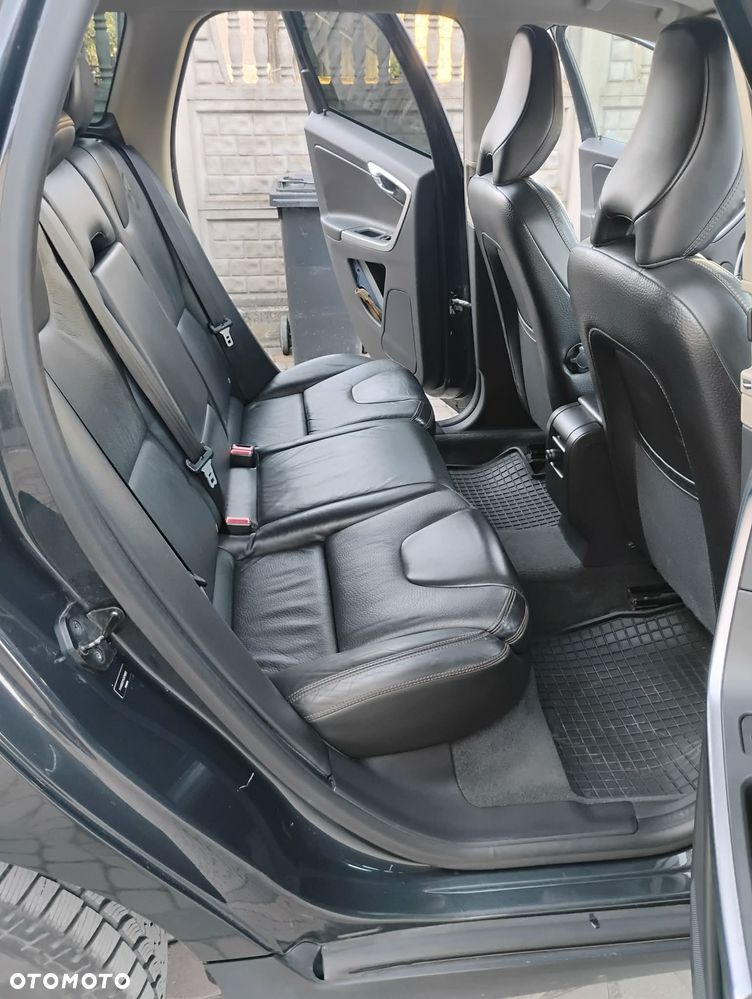 Volvo XC 60 3.2 AWD RDesign - 10