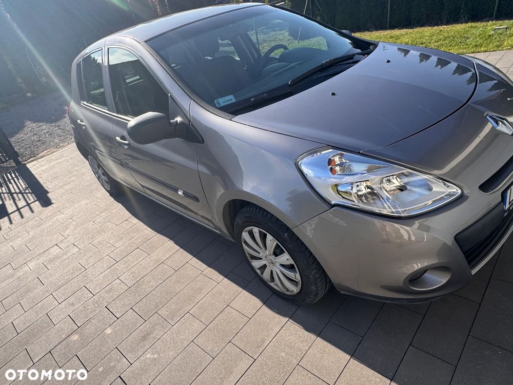 Renault Clio - 9