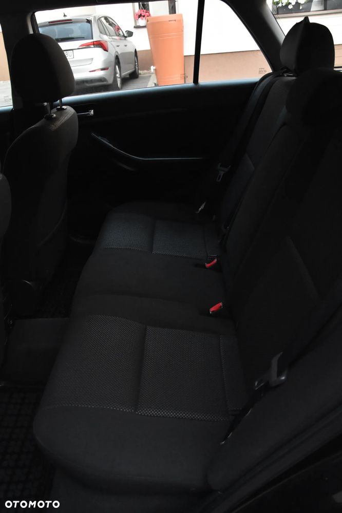 Toyota Avensis 1.8 VVT-i Combi - 11