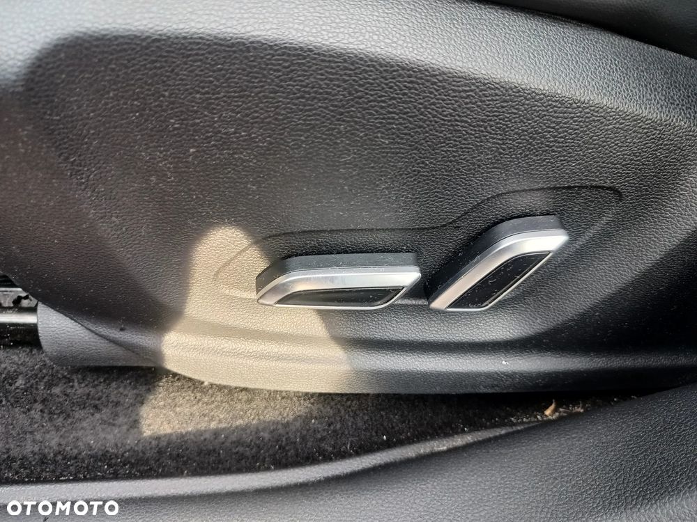 MG HS 1.5 T-GDI Exclusive - 30