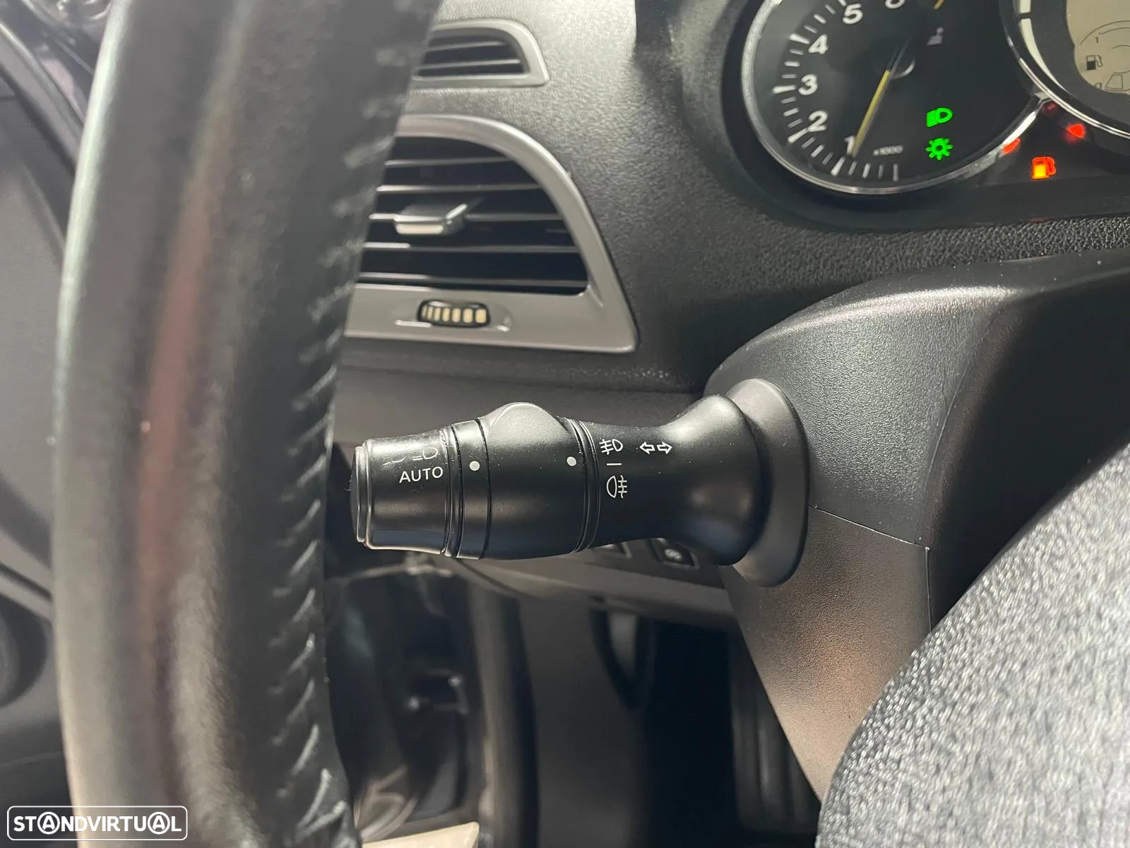 Renault Mégane Coupe ENERGY TCe 115 Start & Stop Bose Edition - 16