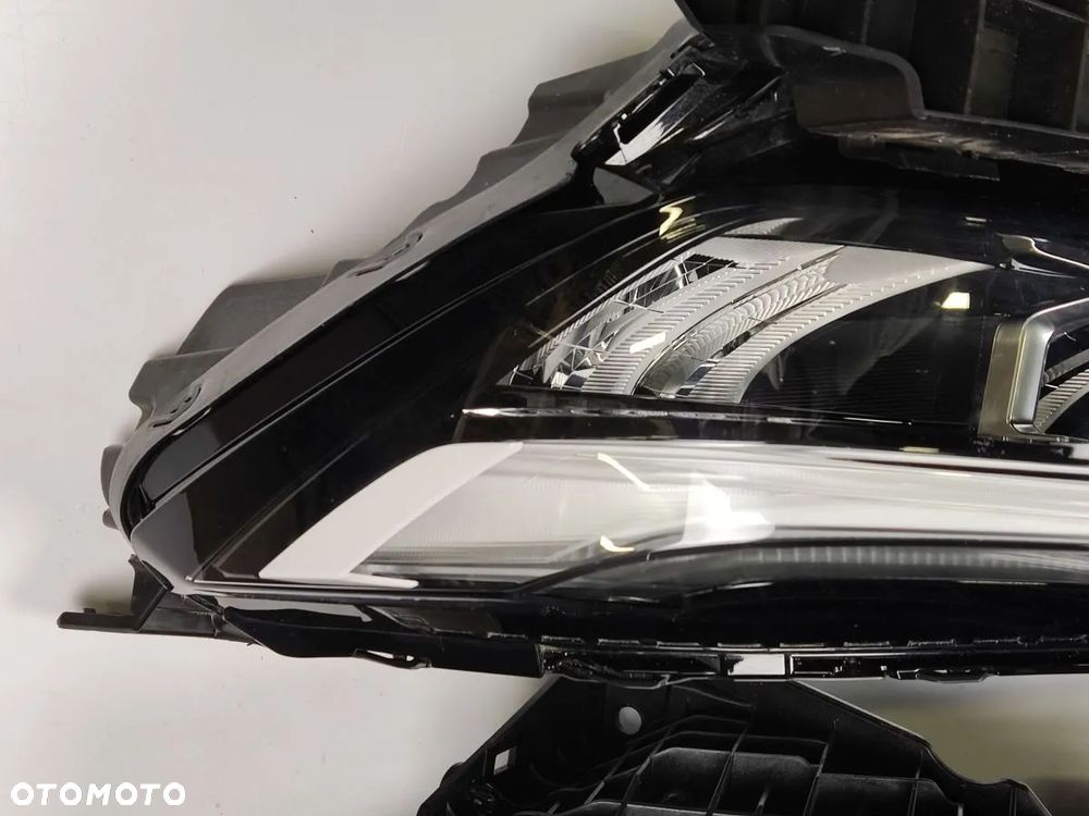 HONDA HR-V od 2021r Lampa Przód Prawa i Lewa Full Led - 3