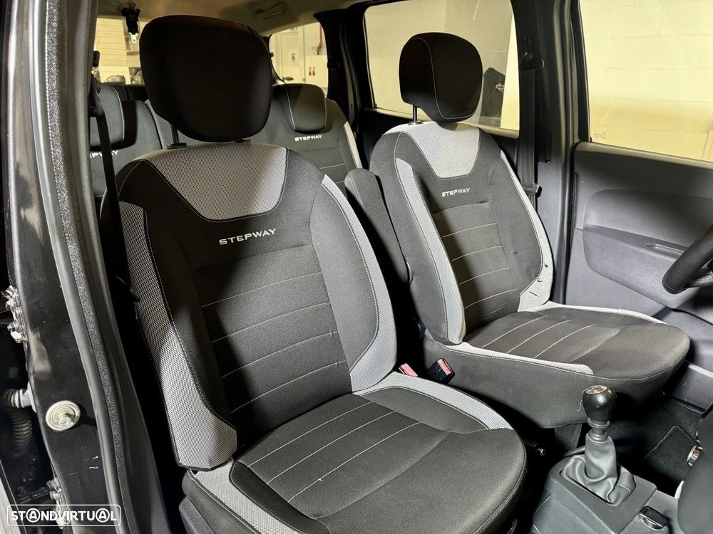 Dacia Lodgy 1.5 Blue dCi Stepway 7L - 28