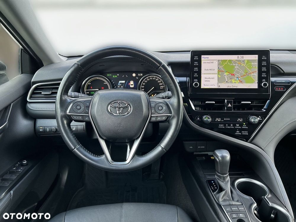 Toyota Camry 2.5 Hybrid Executive CVT - 10