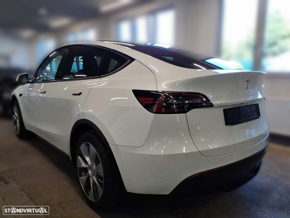 Tesla Model Y Long Range Dual Motor AWD - 4