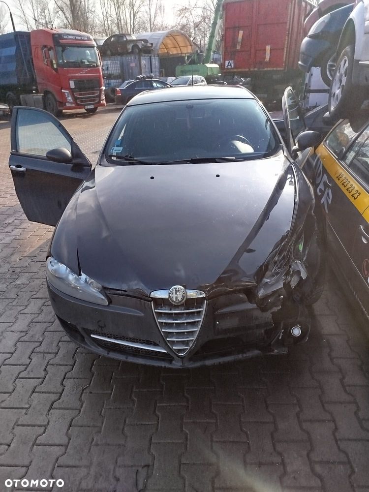Alfa Romeo 147 na części. - 1