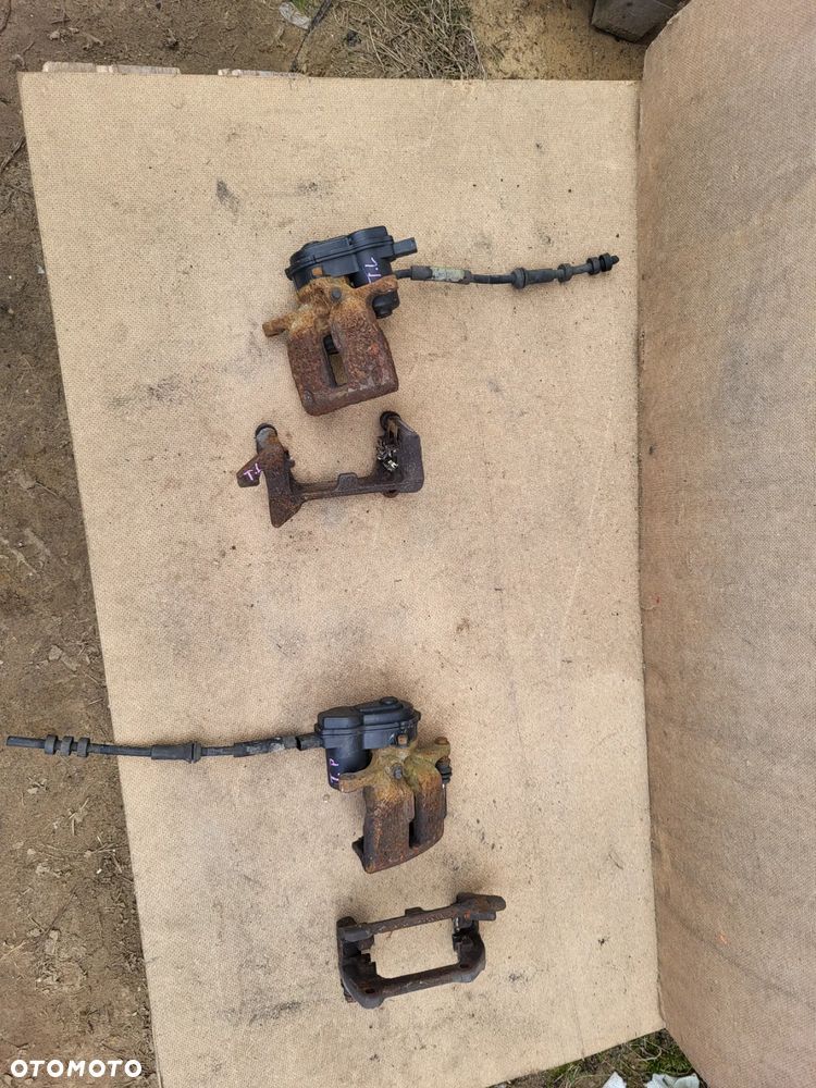 Zaciski elektryczne a4 a5 8t0 Lewy Prawy - 1