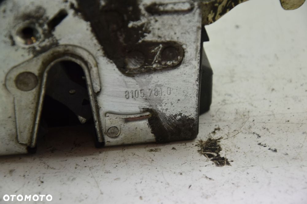 BMW E32 ZAMEK DRZWI LEWY PRZÓD LEWE 8105781 - 2