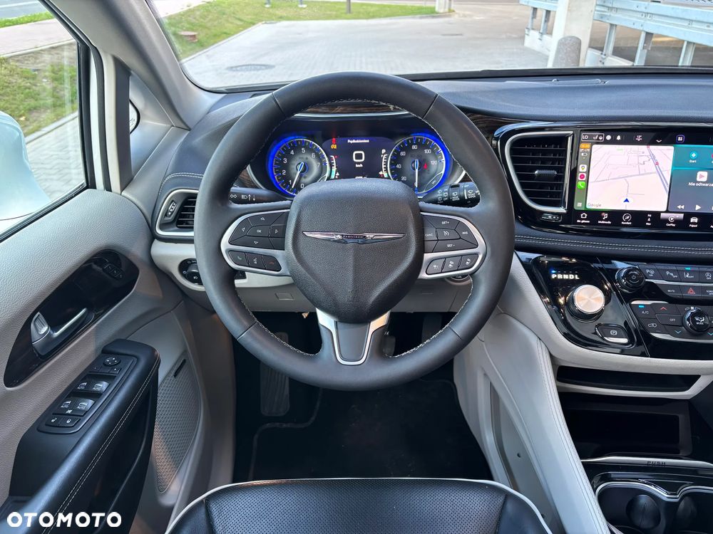 Chrysler Pacifica - 21