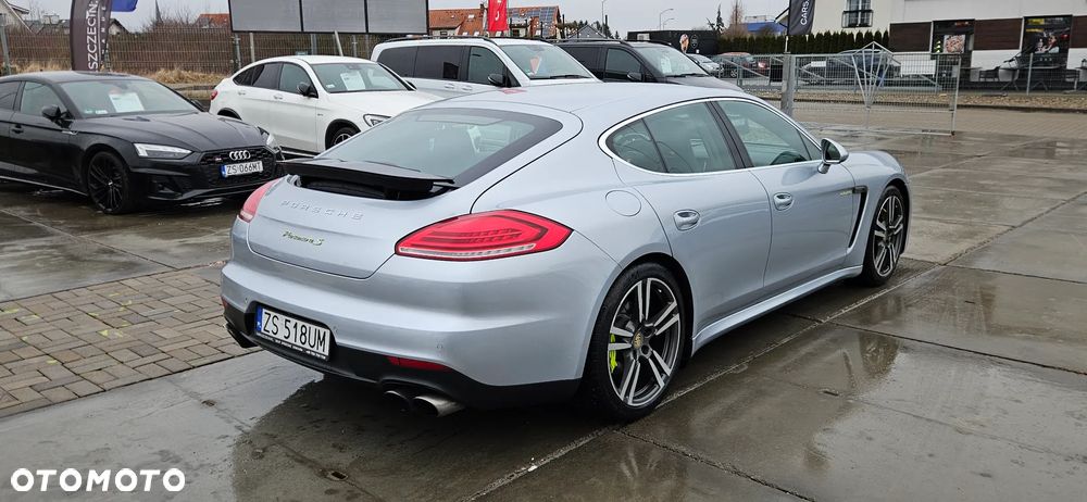 Porsche Panamera - 8