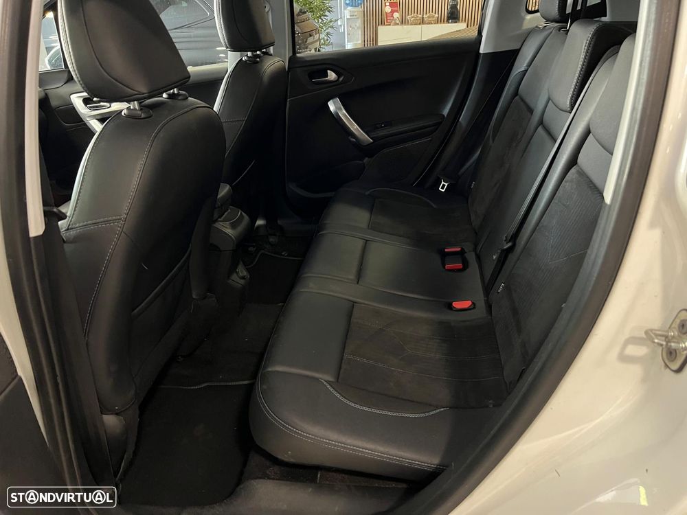 Peugeot 2008 PureTech 110 Stop&Start EAT6 Crossway - 17