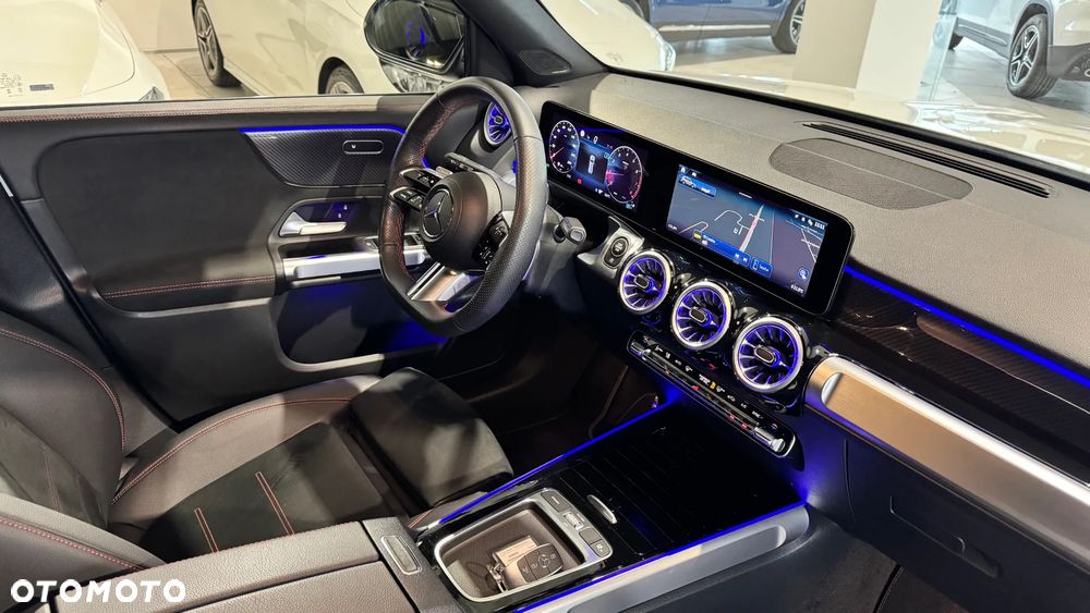 Mercedes-Benz GLB 200 AMG Line 7G-DCT - 32