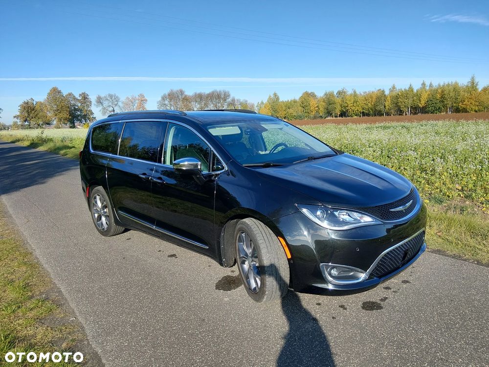 Chrysler Pacifica - 21