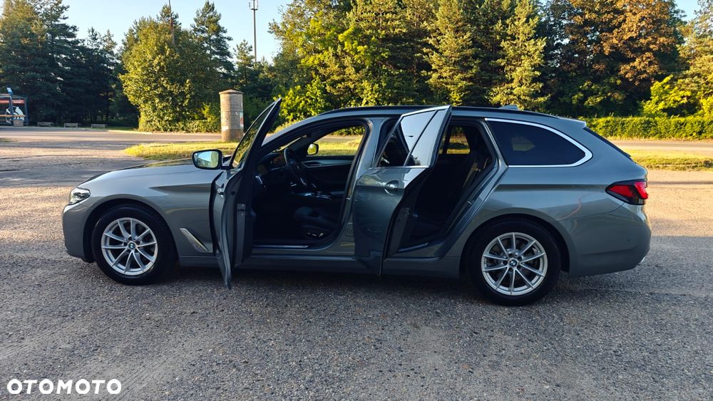BMW Seria 5 520i Luxury Line - 14