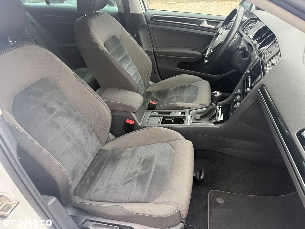 Volkswagen Golf 2.0 BlueTDI Highline - 16