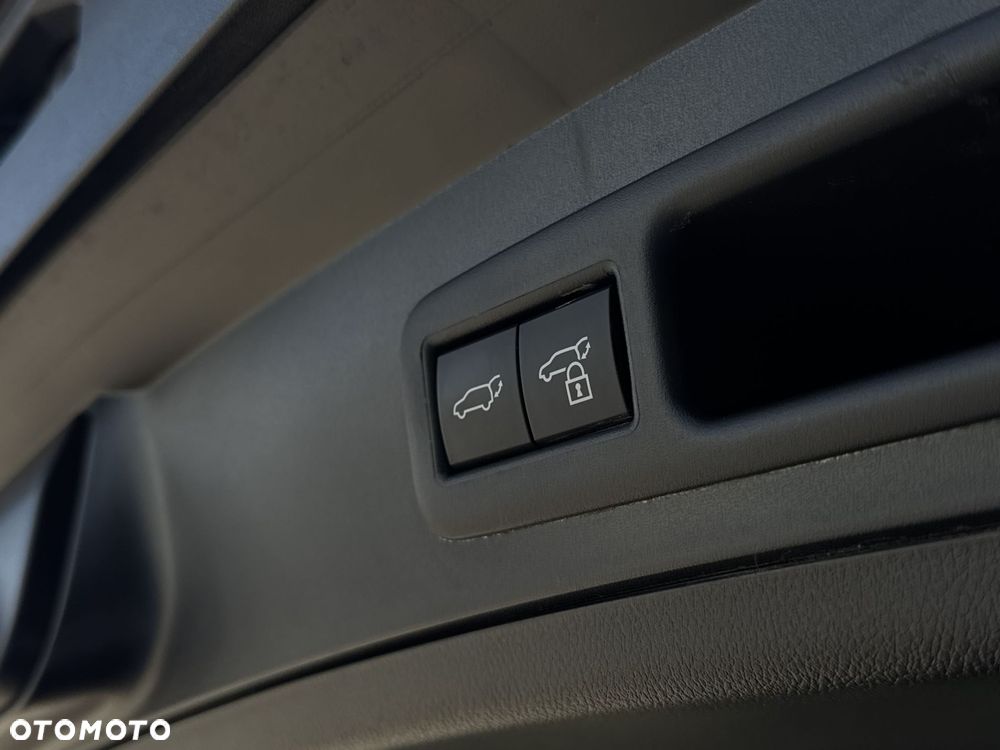 Lexus UX 300h F Sport Design - 37