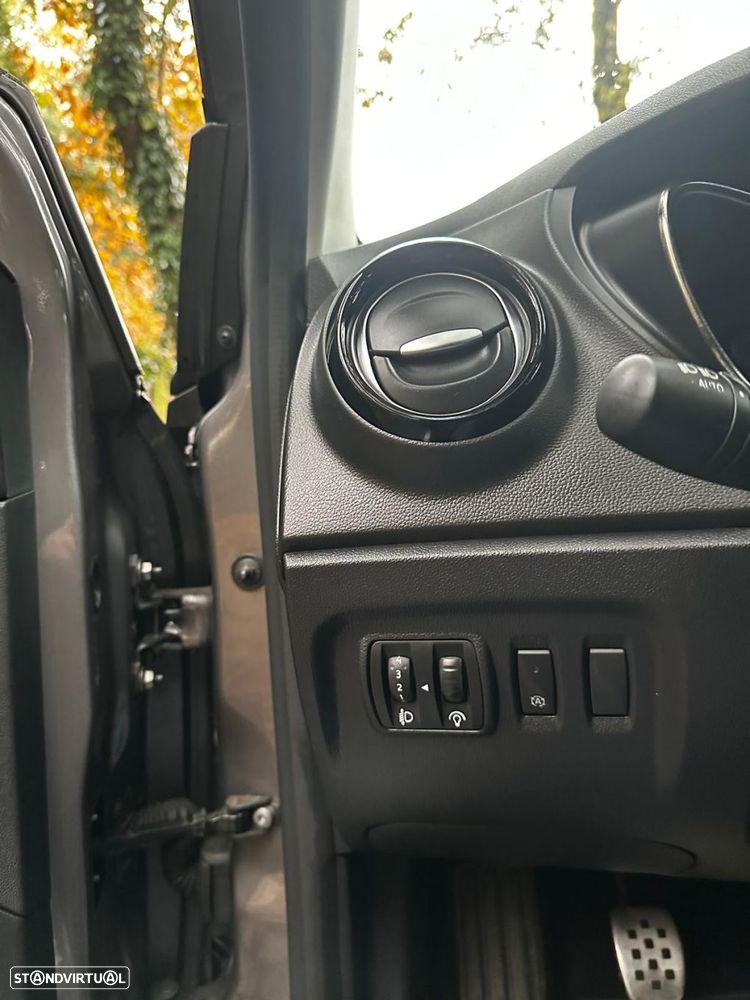 Renault Captur TCe 100 INTENS - 15