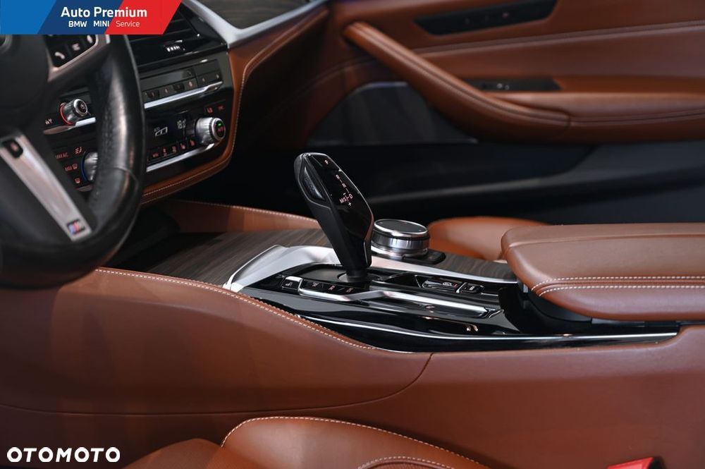 BMW Seria 5 530d xDrive mHEV - 8