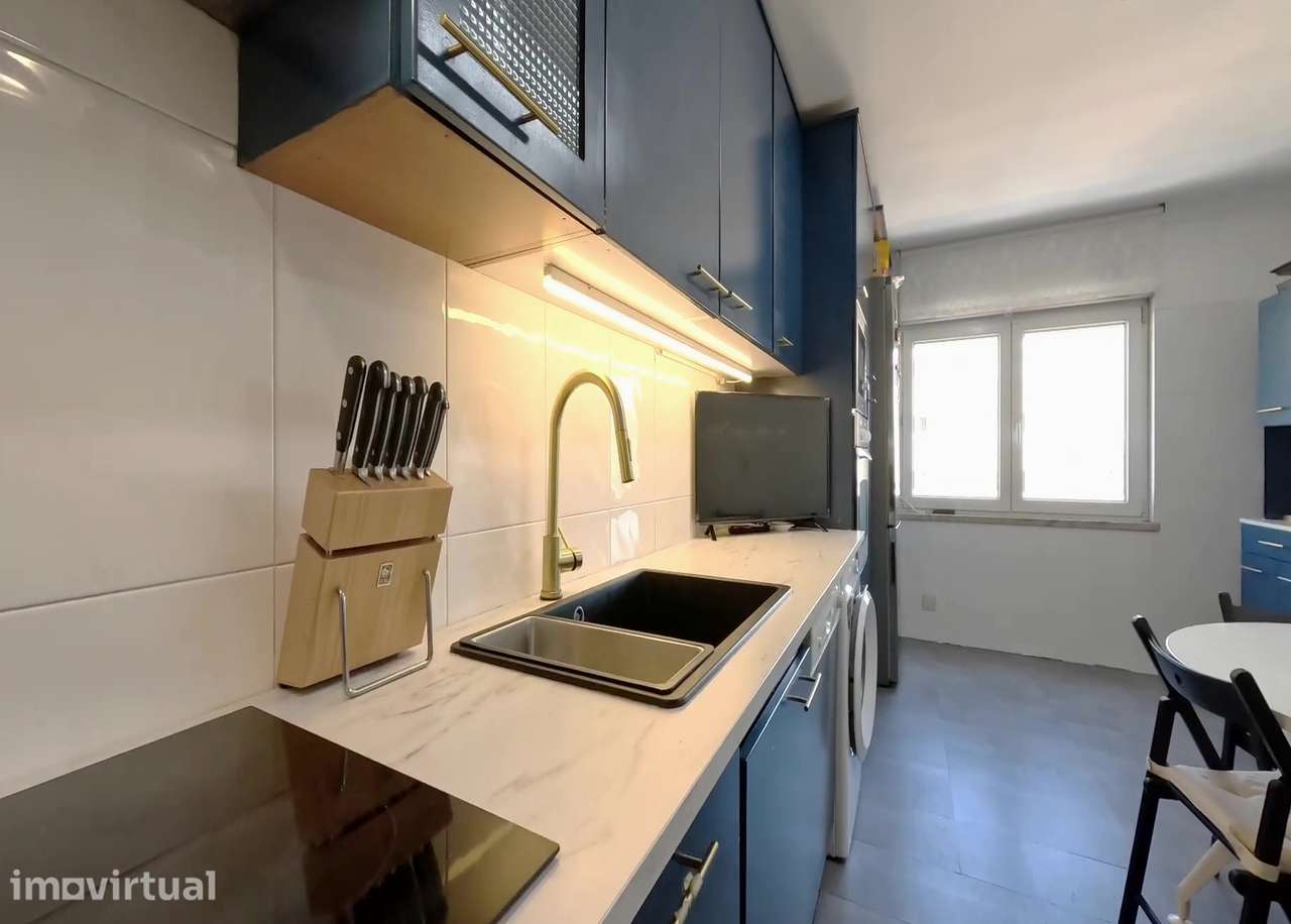 T2 Mobilado com 2 casas de banho e varanda Carnaxide - Grande imagem: 2/21