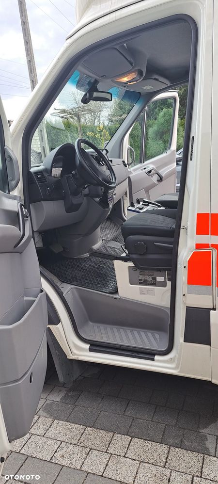 Mercedes-Benz 519 - 28