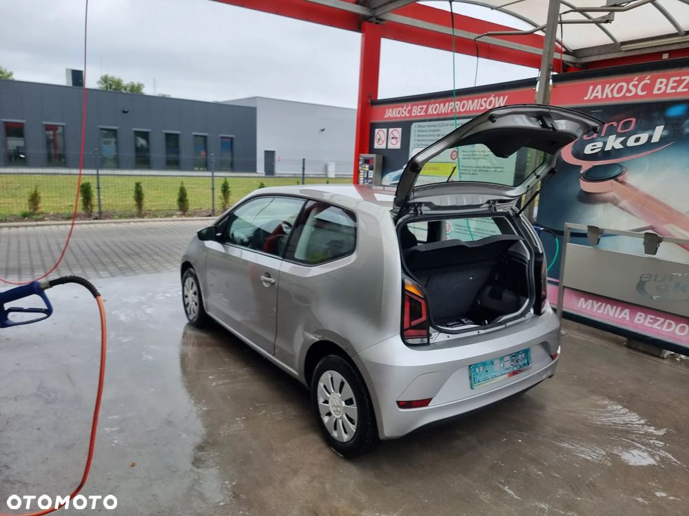 Volkswagen up! move - 10