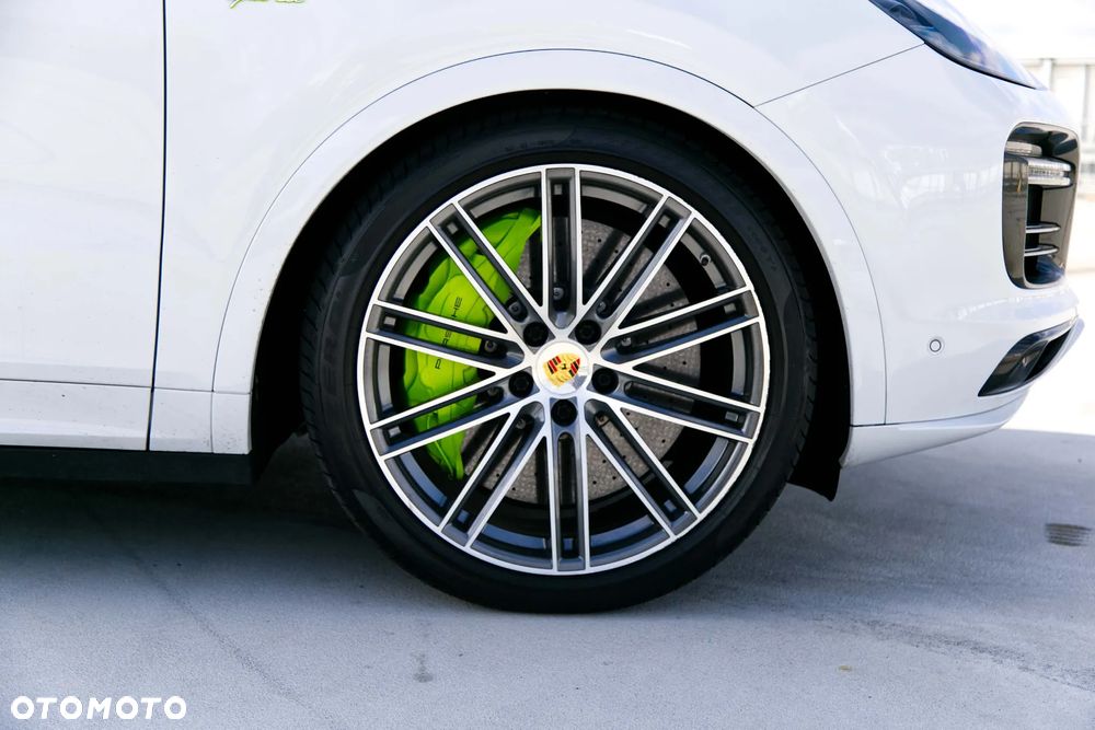 Porsche Cayenne Turbo S E-Hybrid Tiptronic S - 24
