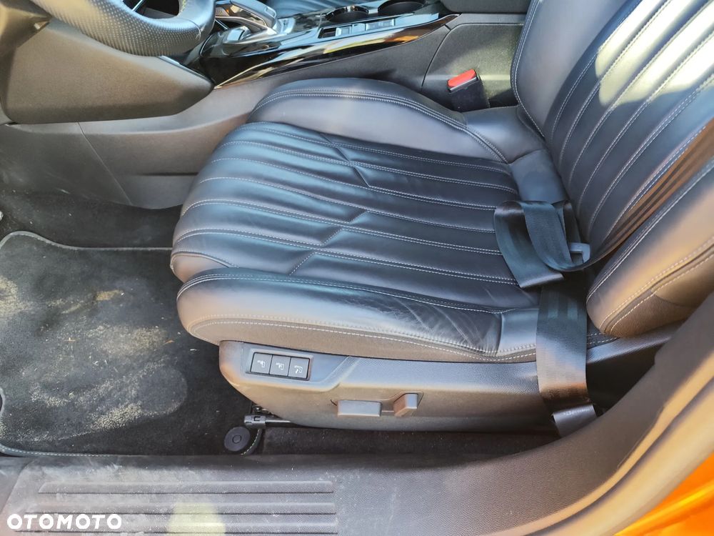 Peugeot 2008 PureTech 155 EAT8 GT Pack - 17