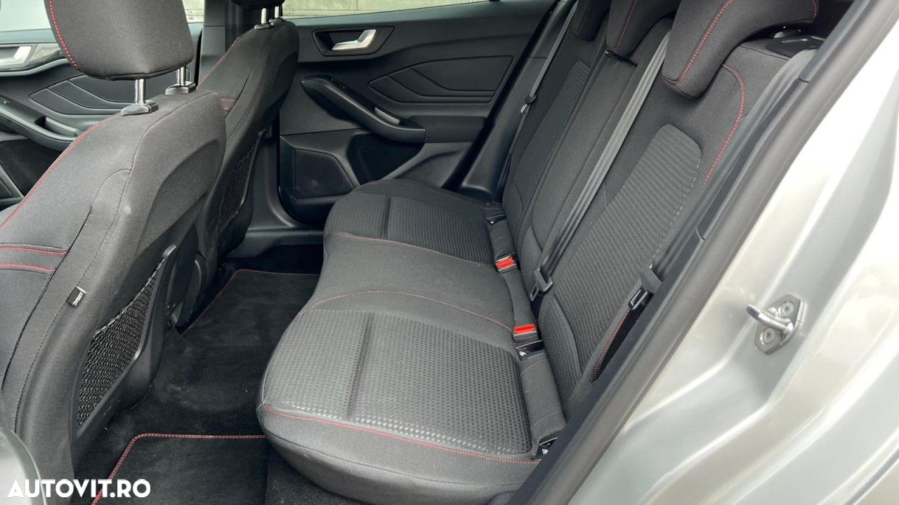 Ford Focus - 8
