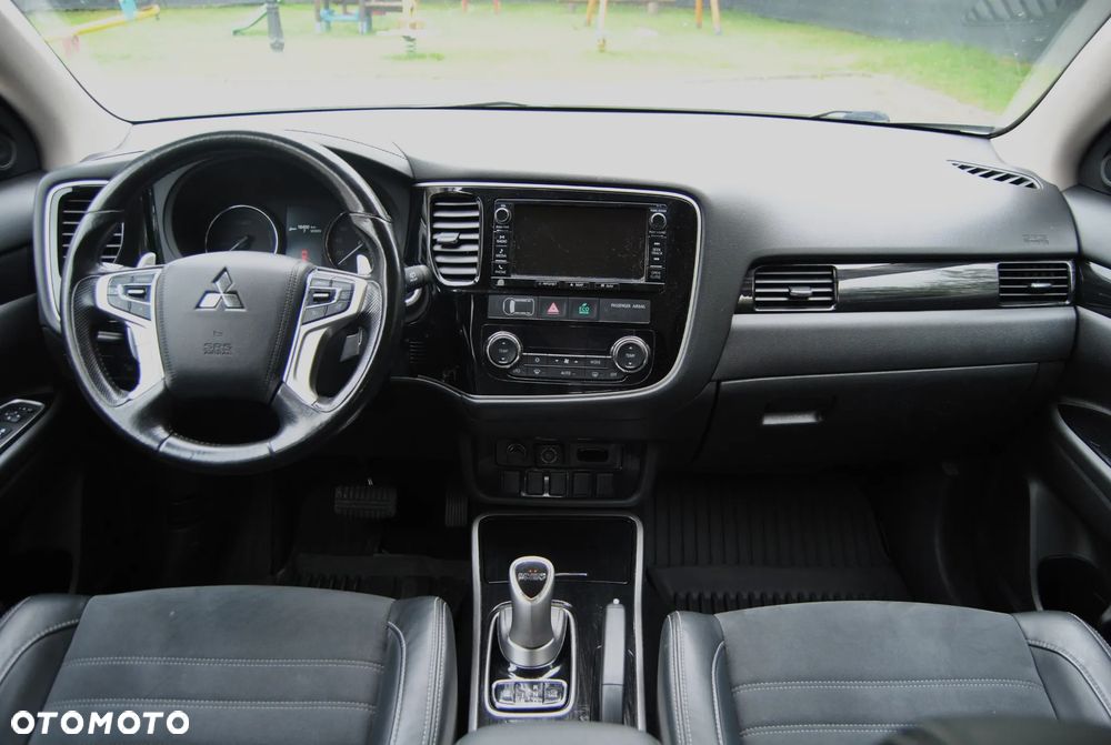 Mitsubishi Outlander - 9
