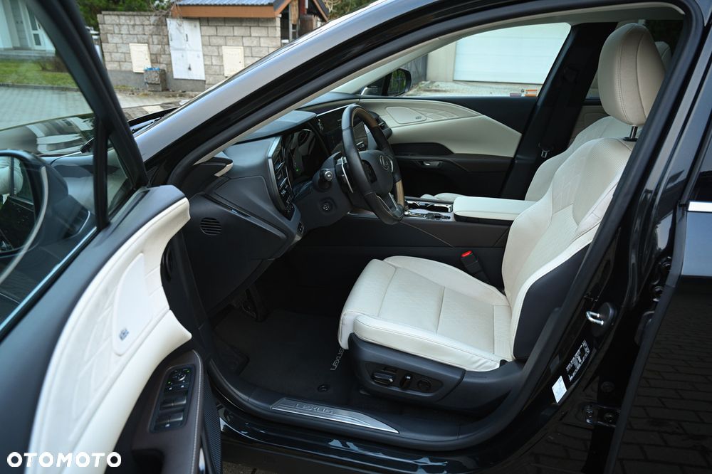 Lexus RX 350h Omotenashi - 24