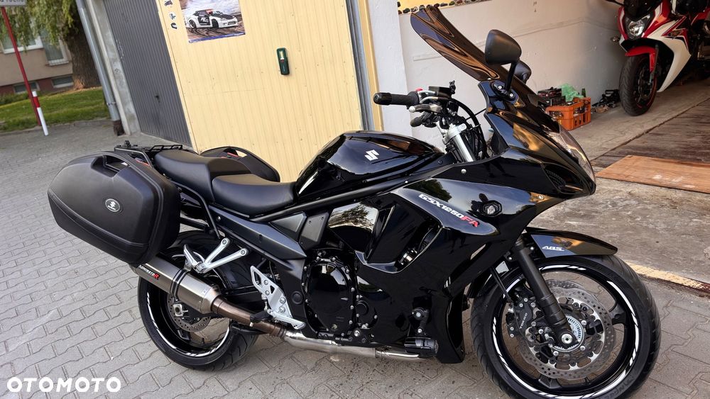 Suzuki GSX - 26