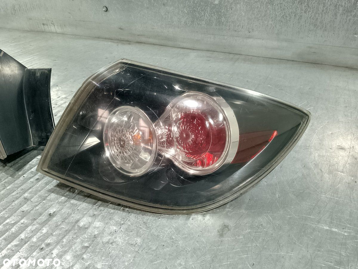 LAMPY TYŁ KOMPLET MAZDA 3 ( 99-09 ) 1.6 HDI HATCHBACK P6312 - 11