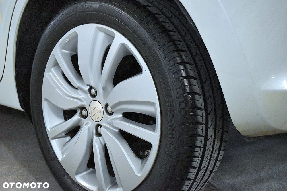 Suzuki Swift 1.2 Premium Plus - 7